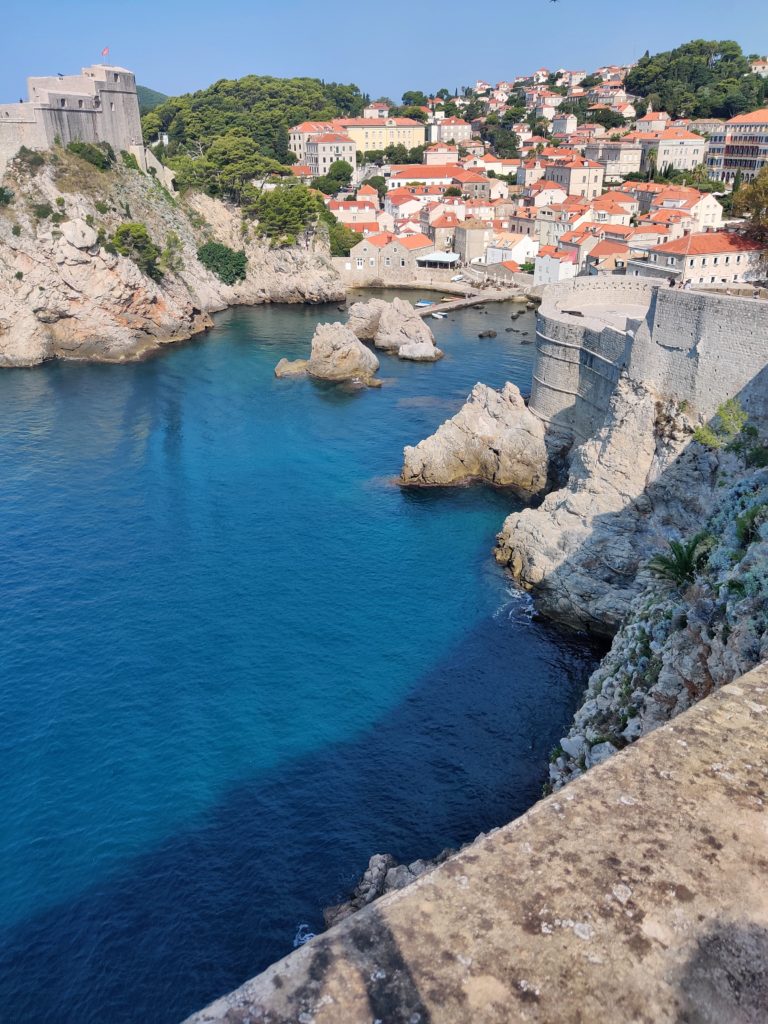 Remparts de Dubrovnik vue sur la ville