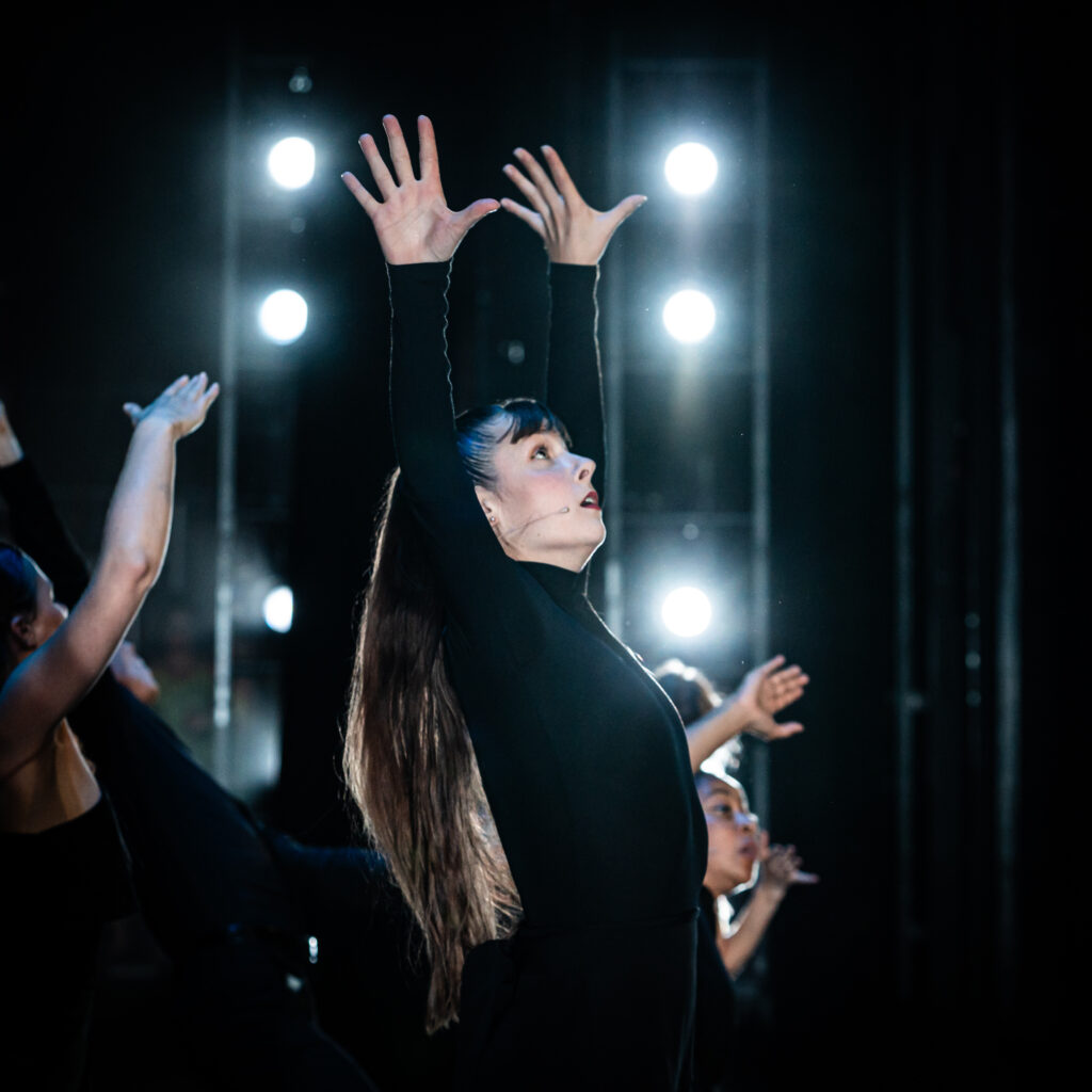 Une danseuse sur une comédie musicale au Châtelet Musical Club