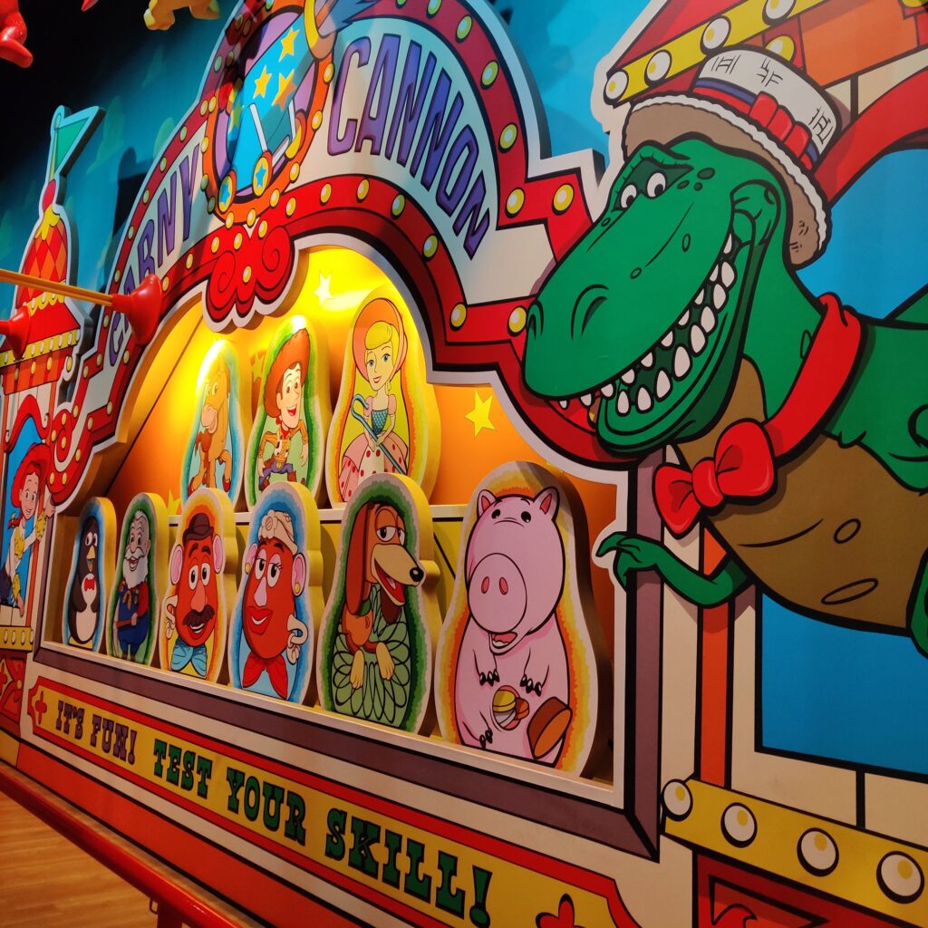 Entrée de l'attraction Toy Story Mania à Tokyo Disney Sea